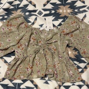 BNWT Floral Ruched Peplum Top – Sage Green – Boho Cottagecore Style